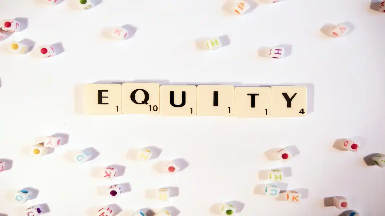 Equity Share-What is Equity Share-How Do Equity Shares Work-History of Equity Shares-Benefits-Risk-Advantages-Disadvantages of Equity Shares Investing
